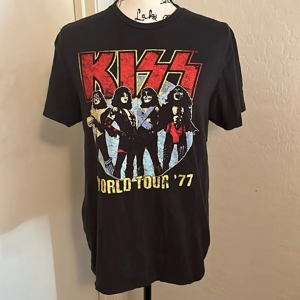 Kiss Band REPRODUCTION World Tour 77’ Black Graphic Shirt
